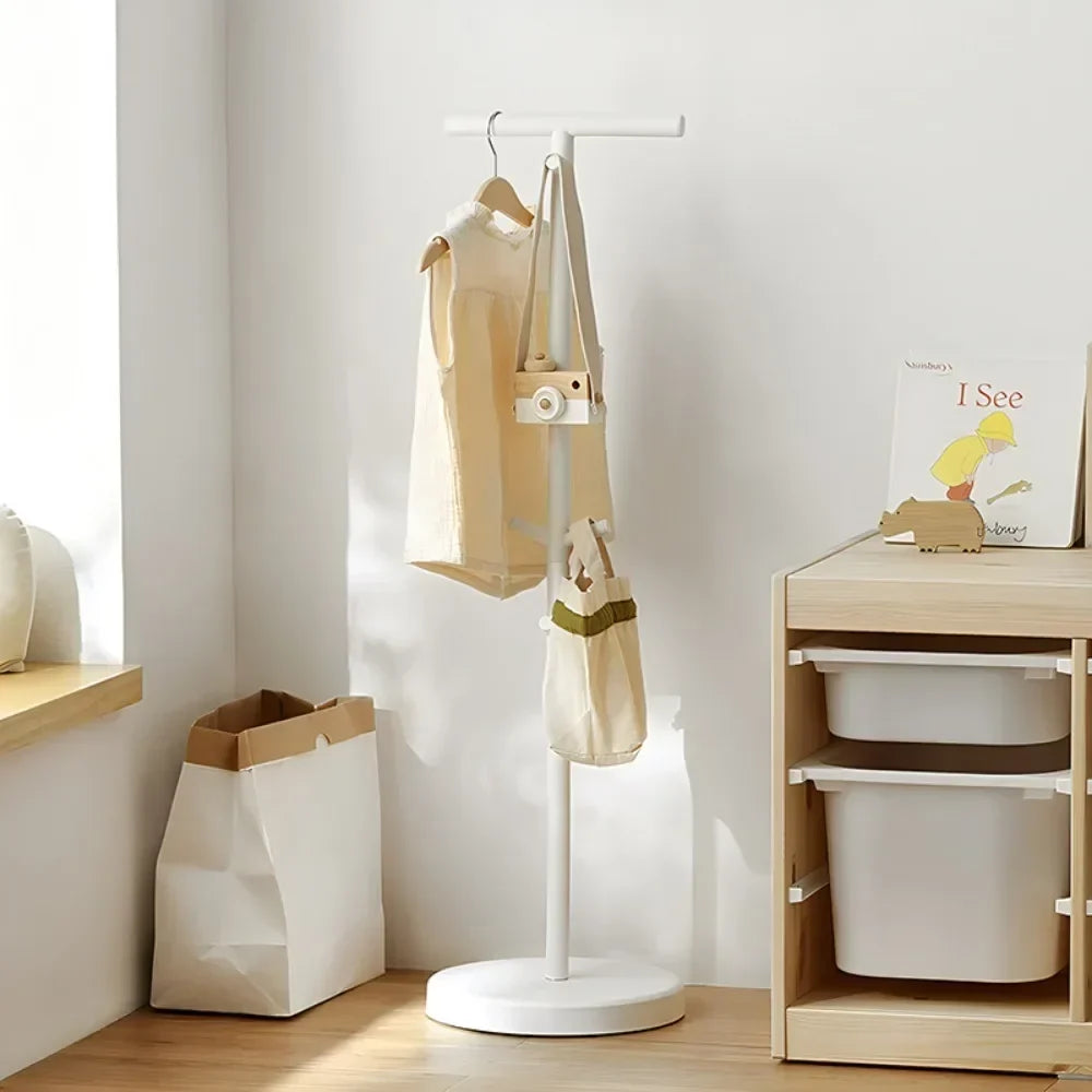 Porte-manteau enfant bois et métal - ambiance